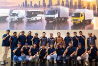 Foto bersama peserta VIP Fleet Training 2026 bersama jajaran PT Krama Yudha Tiga Berlian Motors (KTB) di booth Mitsubishi Fuso pada ajang GIIAS 2026. Program ini membekali konsumen fleet dengan pengetahuan teknologi kendaraan niaga, perawatan armada, serta solusi digital untuk meningkatkan produktivitas operasional.