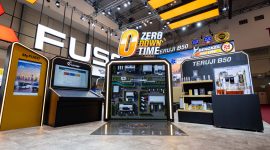 Booth Mitsubishi Fuso di GIIAS 2026 menampilkan ekosistem layanan Next Generation Zero Down Time (ZDT) yang mengandalkan teknologi telematika, pemantauan real time, dan jaringan purnajual untuk meminimalkan downtime armada pelanggan.