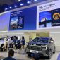 Mahasiswa relawan Hyundai Jump School Indonesia memberikan sesi berbagi inspirasi kepada siswa SMK di ajang GIIAS 2026.