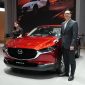 Chief Operating Officer PT Eurokars Motor Indonesia, Ricky Thio, berpose bersama The New Mazda CX-30 usai peluncuran resmi di GIIAS 2026. Mazda menegaskan model rakitan Indonesia ini tetap mengusung kualitas, teknologi, dan pengalaman berkendara berstandar global.