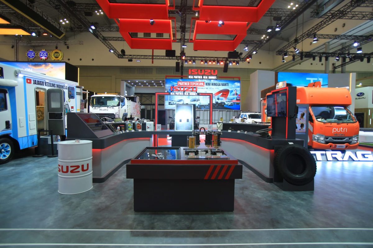 Isuzu memperkuat layanan purna jual di GIIAS 2026 melalui solusi terintegrasi untuk menjaga uptime dan produktivitas armada pelanggan.