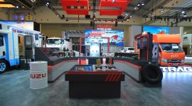 Isuzu memperkuat layanan purna jual di GIIAS 2026 melalui solusi terintegrasi untuk menjaga uptime dan produktivitas armada pelanggan.