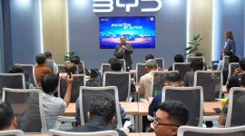 PT BYD Motor Indonesia memaparkan teknologi Dual Mode (DM) dalam Media Tech Auto Talk di ajang GIIAS 2026, Tangerang, Banten, Kamis (6/8/2026). Teknologi tersebut menggabungkan motor listrik dan mesin hybrid melalui tiga platform, yakni DM-i, DM-p, dan DMO.