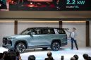 Chery menampilkan TIGGO V di GIIAS 2026, Tangerang, Sabtu (8/8/2026). SUV ini mengusung konsep 3-in-1 dengan fleksibilitas sebagai SUV, MPV, dan kendaraan utilitas, serta dilengkapi fitur V2L berdaya 2,2 kW.