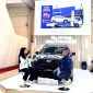 Subaru Outback tampil di booth Subaru pada GIIAS 2026. Seorang perwakilan Subaru berbincang dengan pengunjung di depan kendaraan yang menjadi bagian dari kolaborasi Subaru dan Thule untuk mendukung berbagai kebutuhan perjalanan.