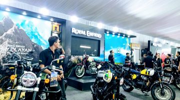 Booth Royal Enfield menampilkan sejumlah model sepeda motor bergaya klasik dan modern pada GIIAS 2026 di ICE BSD, Tangerang, Banten, Minggu (9/8/2026). Royal Enfield mencatat pertumbuhan penjualan sekitar 10 persen dibandingkan tahun sebelumnya.