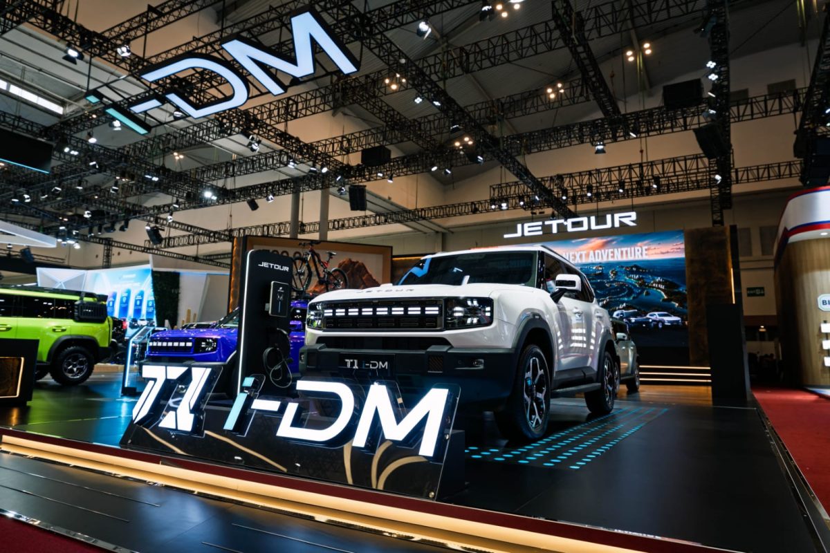 JETOUR T2 i-DM tampil sebagai salah satu model yang paling diminati konsumen selama GIIAS 2026. Bersama T1 i-DM, SUV adventure PHEV ini menyumbang 72 persen dari total 1.038 SPK JETOUR.