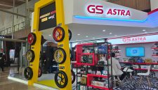 Booth GS Astra menampilkan beragam produk baterai dan komponen otomotif dalam pameran otomotif. Kehadiran GS Astra menjadi bagian dari portofolio aftermarket Astra Otoparts yang akan dibawa ke Automechanika Jakarta 2026.