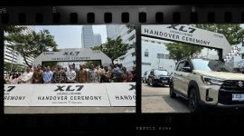 Keterangan foto:
PT Suzuki Indomobil Sales (SIS) menyerahkan secara simbolis unit perdana New Suzuki XL7 kepada konsumen dalam seremoni handover di Pullman Jakarta, Sabtu (15/8/2026). Sebanyak 26 konsumen dari wilayah Jabodetabek menerima unit New XL7 dalam rangkaian pengiriman perdana.