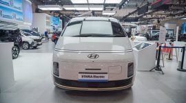 Hyundai memperkenalkan the New STARIA Electric di GIIAS 2026, menghadirkan MPV premium bertenaga listrik dengan jarak tempuh hingga 544 km dalam sekali pengisian daya berdasarkan pengujian NEDC.