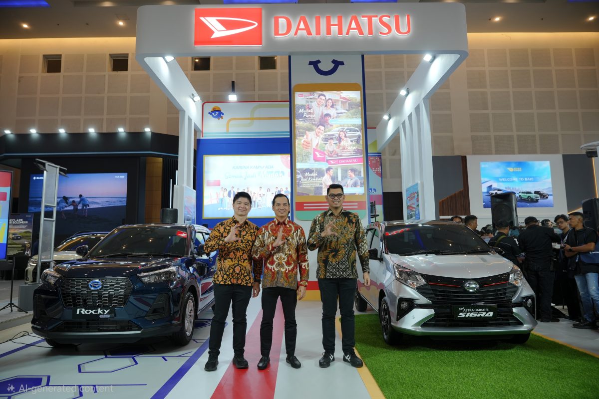 Perwakilan Manajemen Daihatsu Berfoto Bersama di Booth Daihatsu GIIAS Surabaya 2026.JPG_