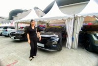 Peserta menjajal langsung Suzuki Fronx SGX Hybrid Kuro dalam sesi test drive GIIAS 2026. Pengalaman berkendara ini menjadi kesempatan pengunjung merasakan langsung kenyamanan kabin, fitur, dan teknologi yang ditawarkan varian terbaru Suzuki tersebut.