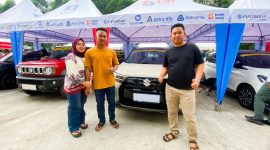 Pengunjung menjajal Suzuki XL7 terbaru dalam sesi test drive di GIIAS 2026. SUV 7-seater ini mendapat respons positif berkat kabin yang lapang, fitur praktis, dan teknologi hybrid.