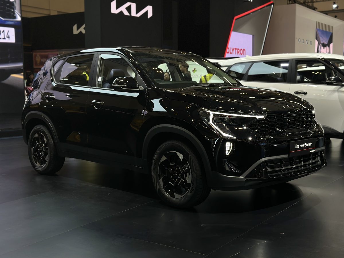 Kia Luncurkan Carens dan Sonet Limited Black Edition, Produksi Terbatas.
