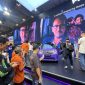 Antusiasme pengunjung memadati booth Honda untuk melihat langsung Honda Super-ONE di GIIAS 2026. Mobil listrik bergaya Pocket Rocket itu resmi membuka pemesanan di Indonesia dengan harga Rp438 juta (OTR Jakarta).