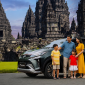 Daihatsu New Terios tampil dengan latar Candi Prambanan, Yogyakarta. Hingga Juli 2026, Terios mencatat penjualan kumulatif 8.512 unit dan menjadi salah satu kontributor utama penjualan Daihatsu di pasar otomotif nasional.