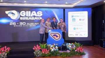 Wakil Menteri Perindustrian RI Faisol Riza resmi membuka GIIAS Surabaya 2026 di Grand City Convex, Surabaya, Rabu (26/8/2026). Pameran tahun ini diikuti 37 merek kendaraan dan 25 industri pendukung.