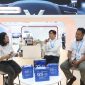 Senior Expert Product Engineering GS Battery, Aditya, saat menjelaskan GS Astra EV Auxiliary Battery dalam Sharing Session di booth Astra Otoparts pada Automechanika 2026, PIK 2, Tangerang, Sabtu (26/9/2026).
