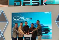 DFSK E5 Plus resmi diperkenalkan di Bali dengan harga Rp534 juta OTR Bali, atau Rp494 juta untuk lima pembeli pertama. SUV PHEV ini dibekali 18 fitur ADAS Level 2 dan teknologi V2L.