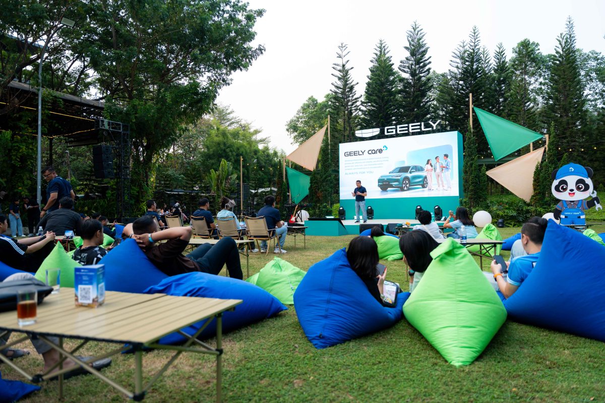 Suasana kegiatan “10,000+ Reasons to Celebrate” yang digelar Geely Auto Indonesia bersama para Geely Owners. Acara berlangsung dalam suasana santai dan menjadi momentum mempererat komunitas sekaligus memperkenalkan penguatan layanan Geely Care+ bagi konsumen.
