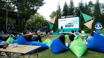 Suasana kegiatan “10,000+ Reasons to Celebrate” yang digelar Geely Auto Indonesia bersama para Geely Owners. Acara berlangsung dalam suasana santai dan menjadi momentum mempererat komunitas sekaligus memperkenalkan penguatan layanan Geely Care+ bagi konsumen.
