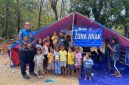 Hino Motors Sales Indonesia menyalurkan dua Tenda Ramah Anak bagi 125 anak terdampak gempa di Desa Salama dan Desa Motor Pecah, Manggarai, NTT.