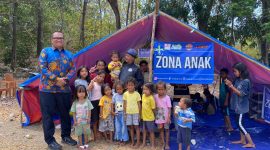 Hino Motors Sales Indonesia menyalurkan dua Tenda Ramah Anak bagi 125 anak terdampak gempa di Desa Salama dan Desa Motor Pecah, Manggarai, NTT.