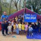 Hino Motors Sales Indonesia menyalurkan dua Tenda Ramah Anak bagi 125 anak terdampak gempa di Desa Salama dan Desa Motor Pecah, Manggarai, NTT.