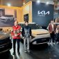 Keterangan foto:
Kia Sales Indonesia menghadirkan tiga model unggulan, yakni The all-new Seltos, The all-new Carens, dan The new Sonet, dalam ajang GIIAS Bandung 2026 di Sudirman Grand Ballroom, Bandung, Rabu (9/9/2026). Ketiga model tersebut dipamerkan sekaligus disediakan untuk test drive bagi pengunjung.