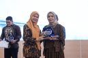 Penyerahan penghargaan Vendor Award dalam kegiatan Vendor Gathering & Award 2026 PT Jasamarga Tollroad Operator (JMTO) di Gedung Serba Guna 1, Asrama Haji Pondok Gede, Jakarta Timur, Kamis (24/9/2026). Penghargaan diberikan sebagai bentuk apresiasi kepada mitra penyedia barang dan jasa atas kinerja selama periode 2025.