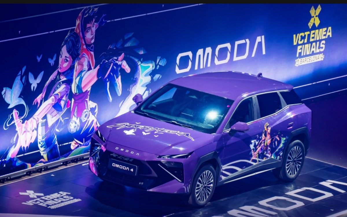 OMODA O4 mengusung desain Cyber Mecha yang terinspirasi anime, gaming, dan budaya digital, lengkap dengan kokpit futuristis dan AI Intelligent Cockpit.