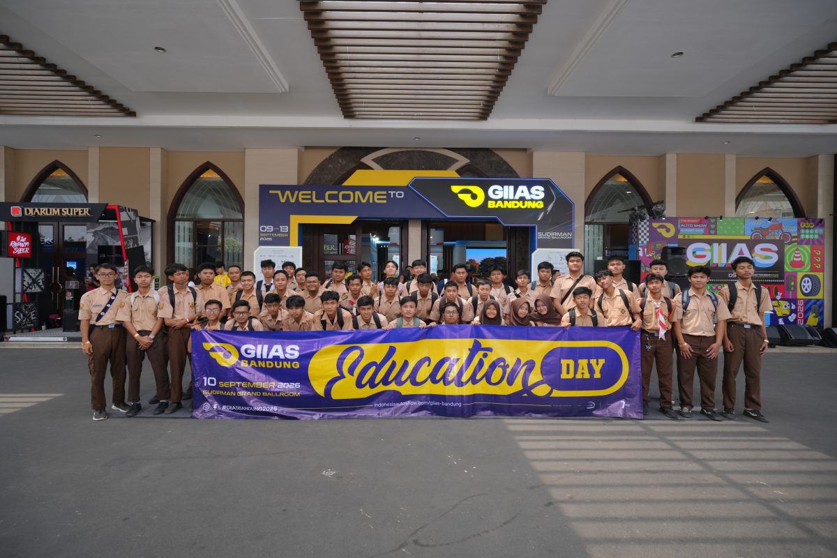 Sebanyak 105 pelajar mengikuti Education Day GIIAS Bandung 2026 dan melihat langsung inovasi teknologi otomotif dari 19 merek.