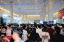 Antusiasme pengunjung saat memadati area GIIAS Surabaya 2026 di Grand City Convex. Tahun ini, jumlah pengunjung mencapai 45.763 orang dan menjadi rekor tertinggi sepanjang penyelenggaraan GIIAS Surabaya.