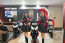 Keterangan foto: Dua model berpose di samping jajaran motor listrik Polytron Fox Series yang dipamerkan dalam ajang GIIAS Semarang 2026 di Muladi Dome UNDIP, Semarang. Polytron menawarkan subsidi pembelian hingga Rp 6 juta serta hadiah eksklusif bagi konsumen selama pameran berlangsung.