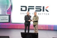 DFSK E5 Plus, SUV berteknologi plug-in hybrid electric vehicle (PHEV) yang meraih penghargaan Smart Value Hybrid Premium Urban SUV of the Year dalam Marketeers Editor’s Choice Award 2026 di Jakarta.