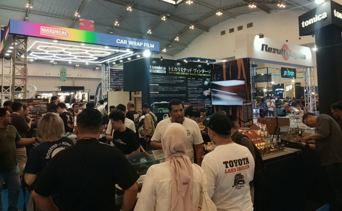 Kehadiran Toyota FJ40 Indonesia Klasik di IMX 2026 sekaligus menunjukkan bahwa pasar die-cast premium tak hanya bertumpu pada bentuk miniatur, tetapi juga cerita di balik kendaraan, identitas lokal, detail pengerjaan, dan kelangkaan produk yang menjadi incaran kolektor.