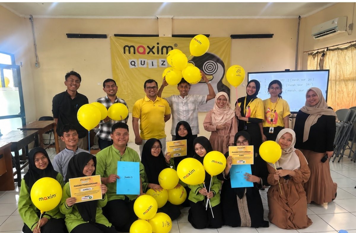Maxim Karawang bersama SMKS Bhinneka Karawang menggelar kompetisi Mini Quiz yang diikuti 42 siswa untuk meningkatkan wawasan dan mendorong prestasi pelajar.